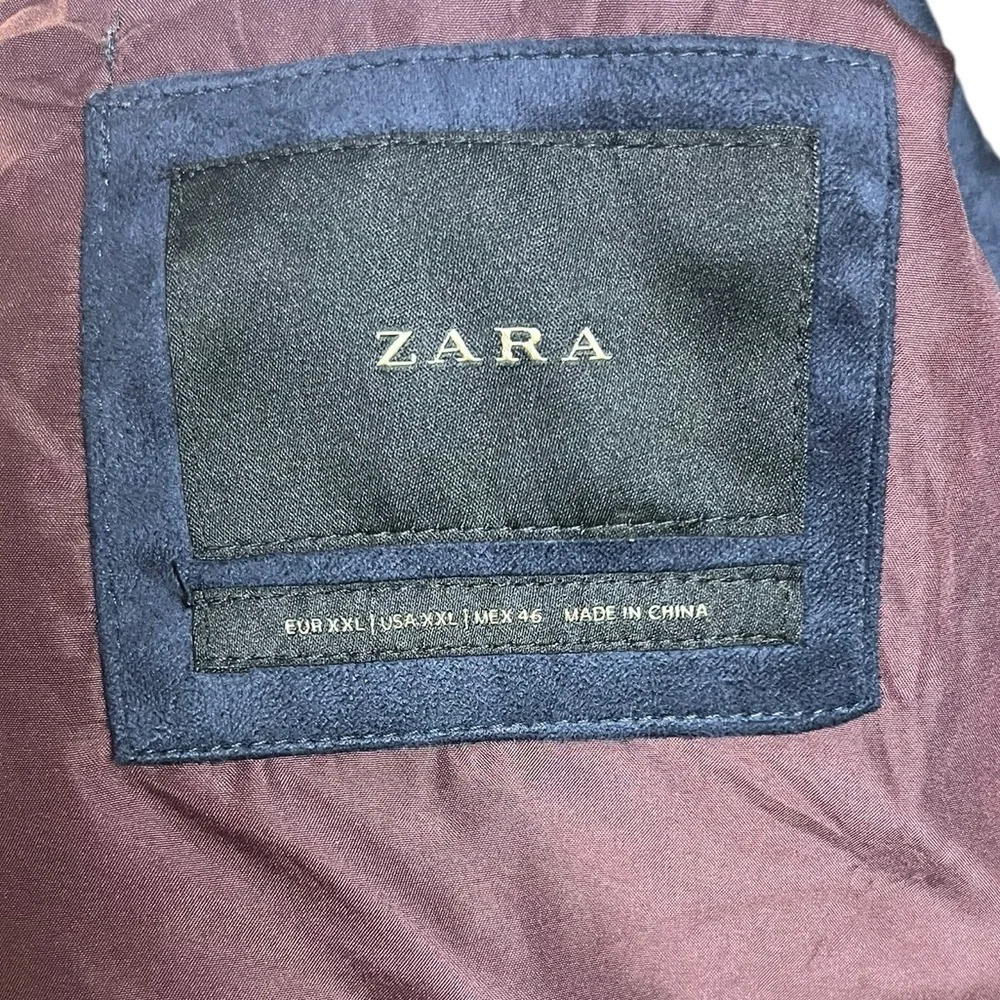 ❌SOLD ❌
Zara Men’s Quilted Transitional Leather Jacket in Navy Blue - Picture 8 of 10